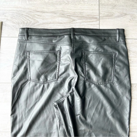 NWT Reitmans Straight Leg High Rise Faux Leather Pants in Black - Picture 15 of 15